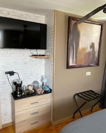 Tinyhouse Woody At The Water Homestay *