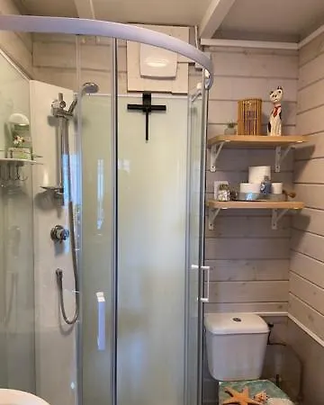 Homestay Tinyhouse Woody At The Water *