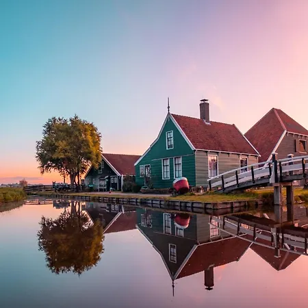 Tinyhouse Woody At The Water Homestay Zaandam