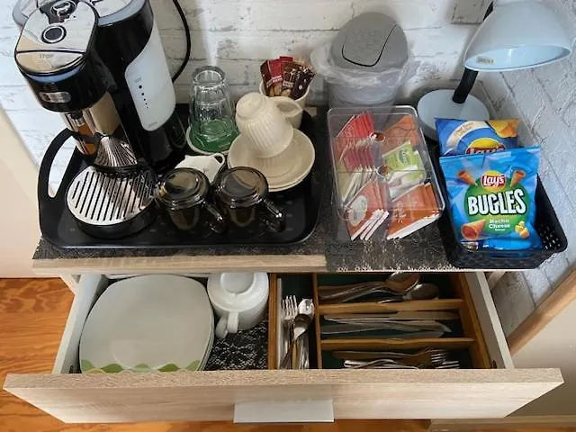 Tinyhouse Woody At The Water * 赞丹