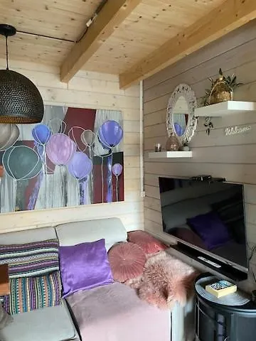 Tinyhouse Woody At The Water 民宿 赞丹