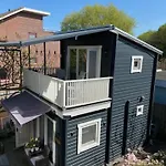 Tinyhouse Woody At The Water Homestay