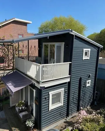 Tinyhouse Woody At The Water ホームステイ